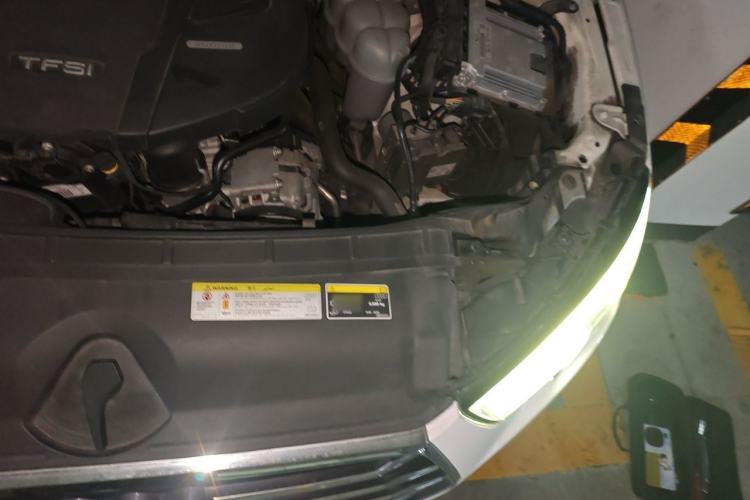 Used Audi A4L 2019 40 TFSI Ambition China VI Engine Bay Left