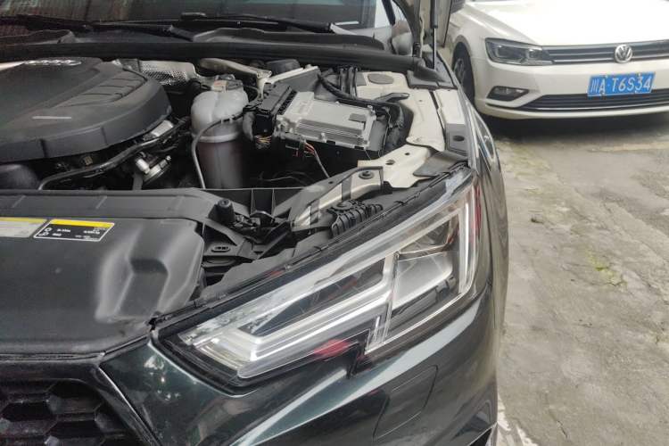 Used Audi A4L 2019 40 TFSI Ambition China VI Engine Bay Left