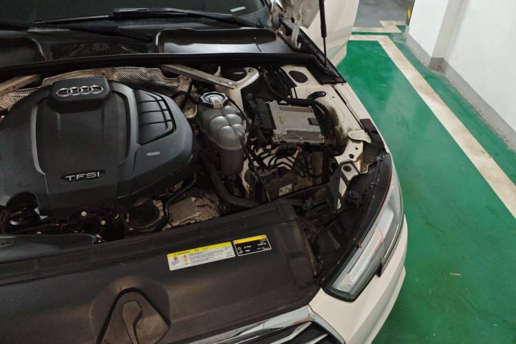 Used Audi A4L 2019 40 TFSI Ambition China VI Engine Bay Left