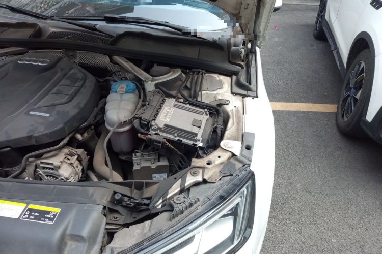 Used Audi A4L 2019 40 TFSI Fashion Version China V Engine Bay Left