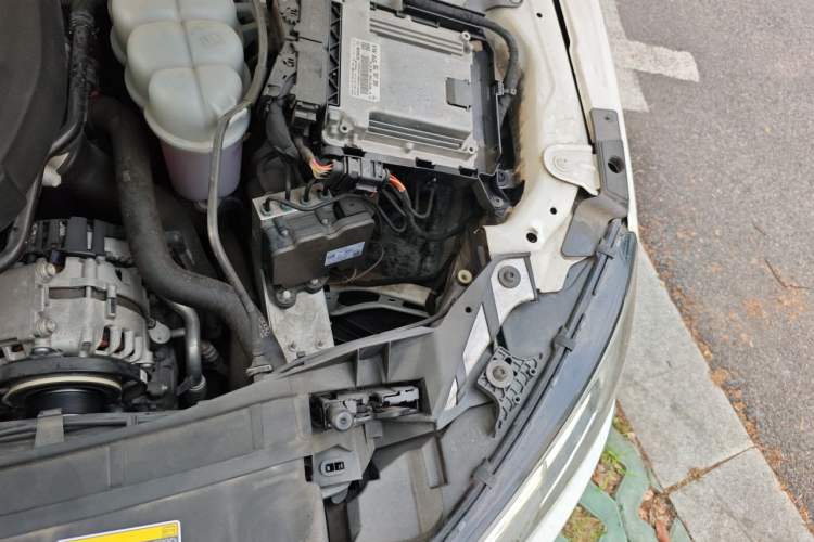 Used Audi A4L 2019 40 TFSI Fashion Version China V Engine Bay Left