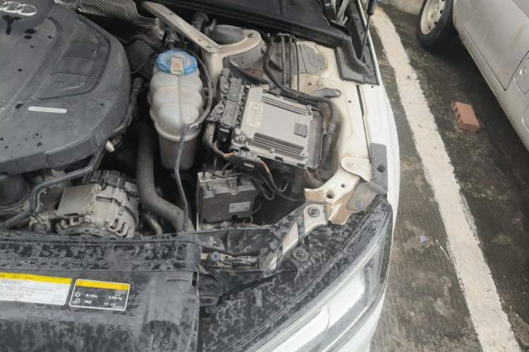 Used Audi A4L 2019 40 TFSI Ambition China VI Engine Bay Left