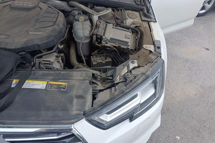 Used Audi A4L 2019 40 TFSI Ambition Version China V Engine Bay Left