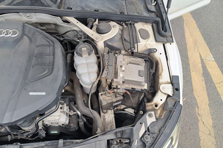 Used Audi A4L 2019 40 TFSI Ambition Version China V Engine Bay Left
