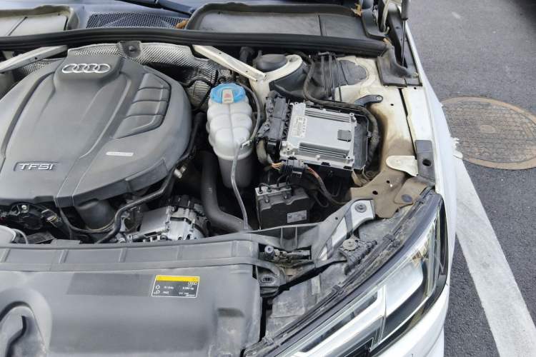 Used Audi A4L 2019 40 TFSI Ambition China VI Engine Bay Left