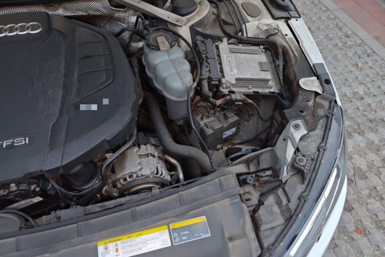 Used Audi A4L 2019 40 TFSI Ambition China VI Engine Bay Left