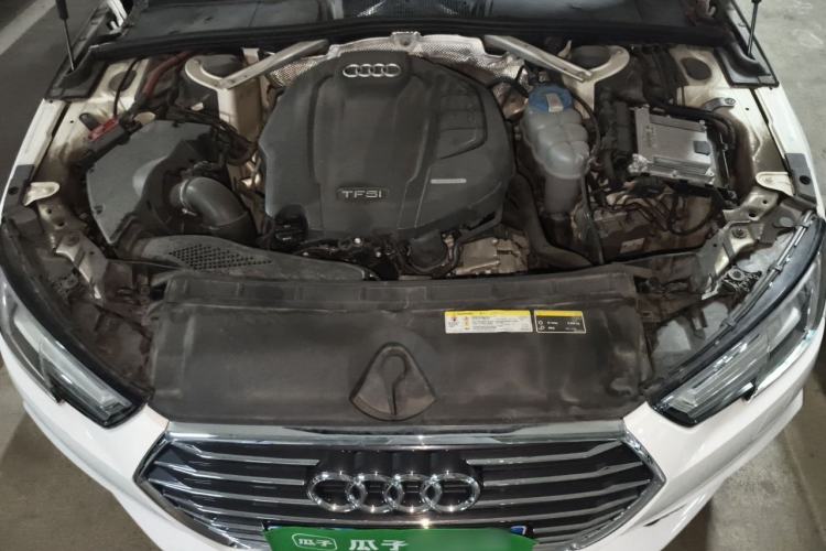 Used Audi A4L 2019 40 TFSI Ambition Version China V Engine Bay