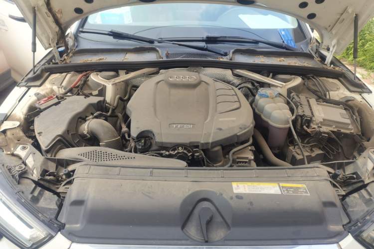 Used Audi A4L 2019 40 TFSI Ambition Version China V Engine Bay