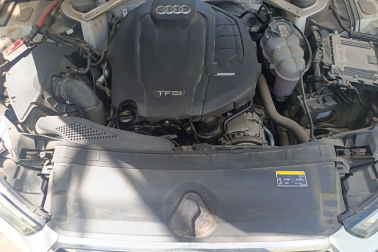Used Audi A4L 2019 40 TFSI Ambition China VI Engine Bay