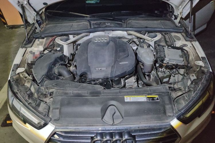 Used Audi A4L 2019 40 TFSI Ambition Version China V Engine Bay