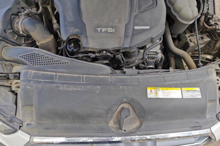 Used Audi A4L 2019 40 TFSI Fashion Version China V Engine Bay