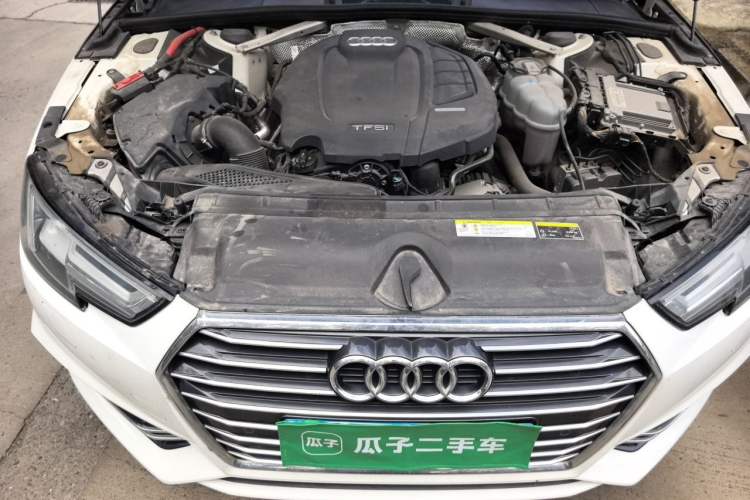 Used Audi A4L 2019 40 TFSI Ambition China VI Engine Bay