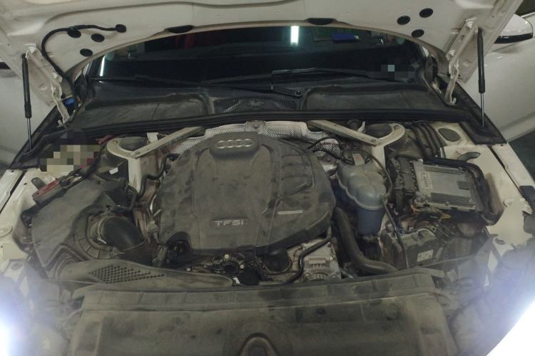 Used Audi A4L 2019 40 TFSI Ambition Version China V Engine Bay