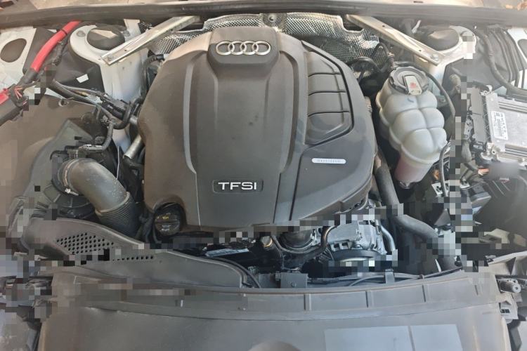Used Audi A4L 2019 40 TFSI Ambition China VI Engine Bay