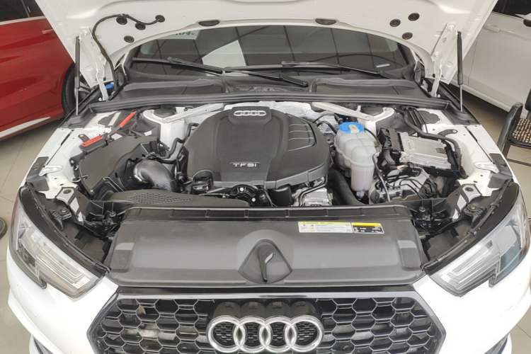 Used Audi A4L 2019 40 TFSI Fashion Version China V Engine Bay