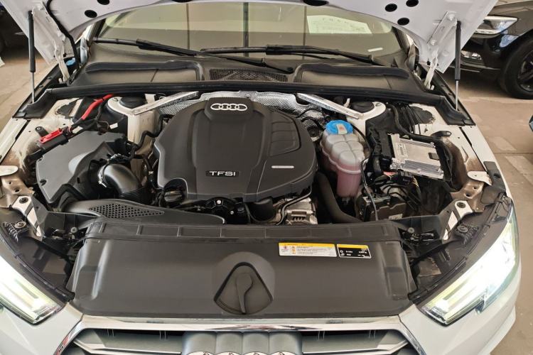 Used Audi A4L 2019 40 TFSI Fashion Version China V Engine Bay