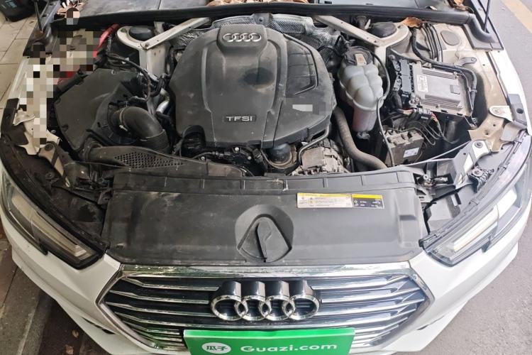 Used Audi A4L 2019 40 TFSI Ambition China VI Engine Bay