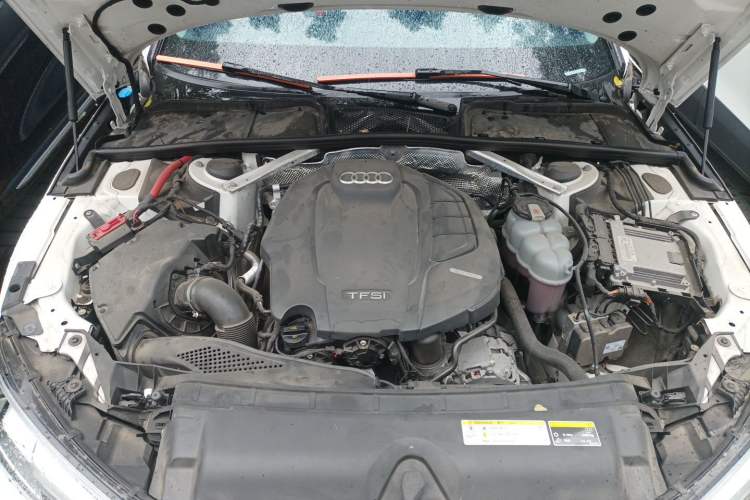 Used Audi A4L 2019 40 TFSI Ambition China VI Engine Bay