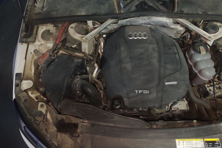 Used Audi A4L 2019 40 TFSI Ambition China VI Engine Bay Right