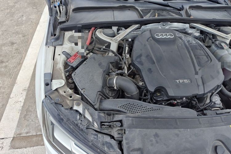 Used Audi A4L 2019 40 TFSI Ambition China VI Engine Bay Right