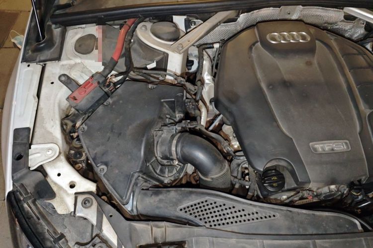 Used Audi A4L 2019 40 TFSI Ambition China VI Engine Bay Right