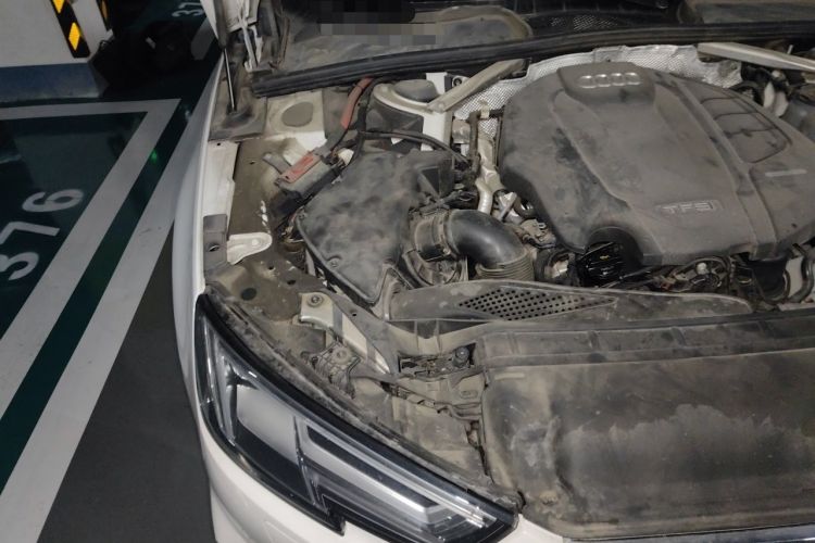 Used Audi A4L 2019 40 TFSI Ambition China VI Engine Bay Right