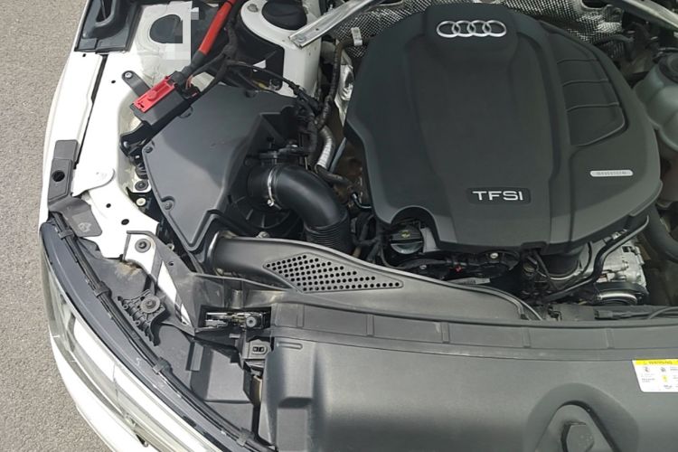 Used Audi A4L 2019 40 TFSI Ambition China VI Engine Bay Right