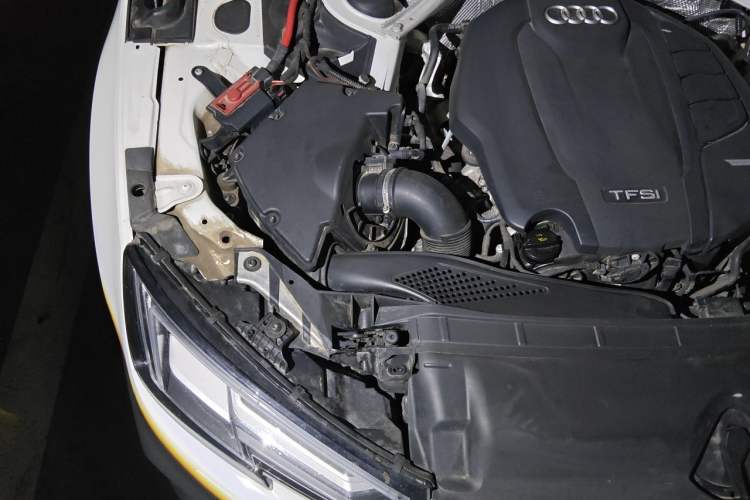 Used Audi A4L 2019 40 TFSI Ambition Version China V Engine Bay Right