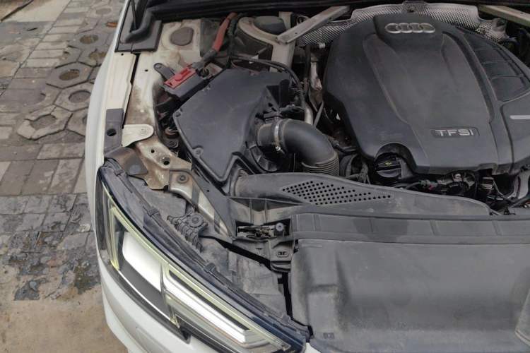 Used Audi A4L 2019 40 TFSI Fashion Version China V Engine Bay Right