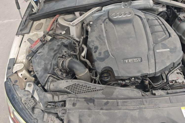 Used Audi A4L 2019 40 TFSI Ambition China VI Engine Bay Right