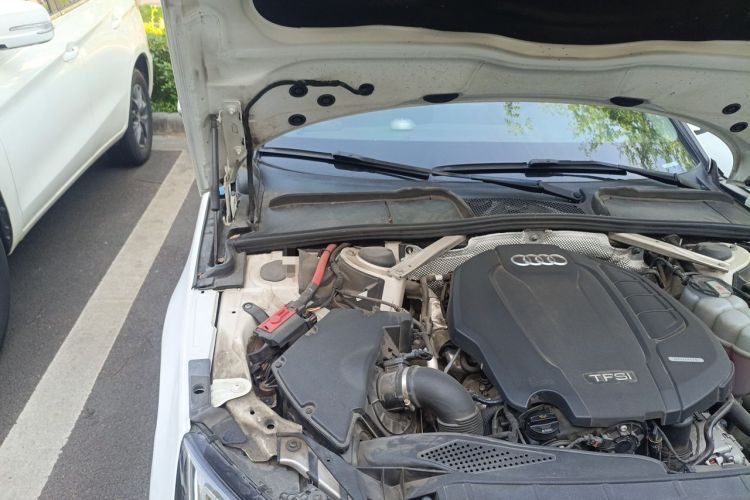 Used Audi A4L 2019 40 TFSI Ambition China VI Engine Bay Right