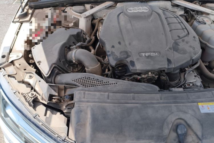 Used Audi A4L 2019 40 TFSI Fashion Edition China VI Emission Standard Engine Bay Right