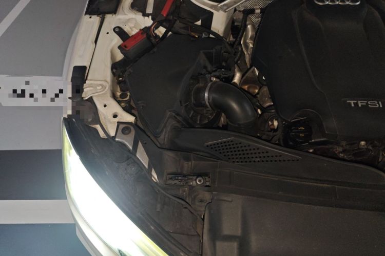 Used Audi A4L 2019 40 TFSI Ambition China VI Engine Bay Right