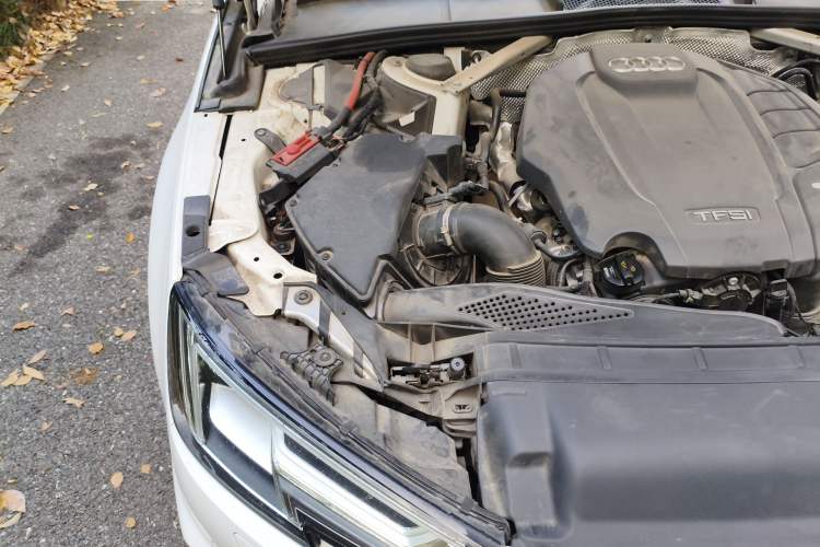 Used Audi A4L 2019 40 TFSI Fashion Version China V Engine Bay Right