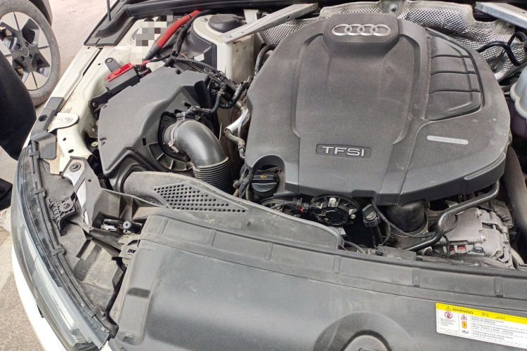 Used Audi A4L 2019 40 TFSI Ambition China VI Engine Bay Right