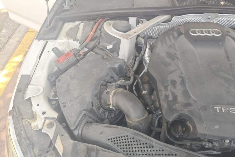 Used Audi A4L 2019 40 TFSI Fashion Version China V Engine Bay Right