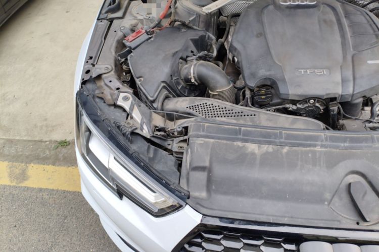 Used Audi A4L 2019 40 TFSI Fashion Version China V Engine Bay Right