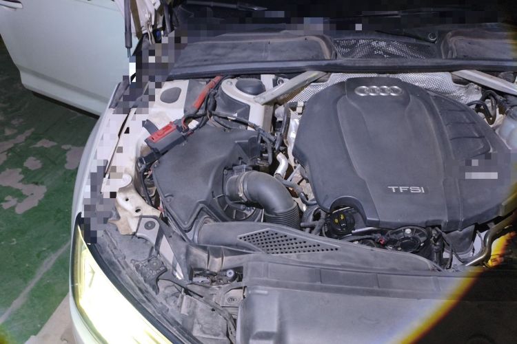 Used Audi A4L 2019 40 TFSI Ambition China VI Engine Bay Right