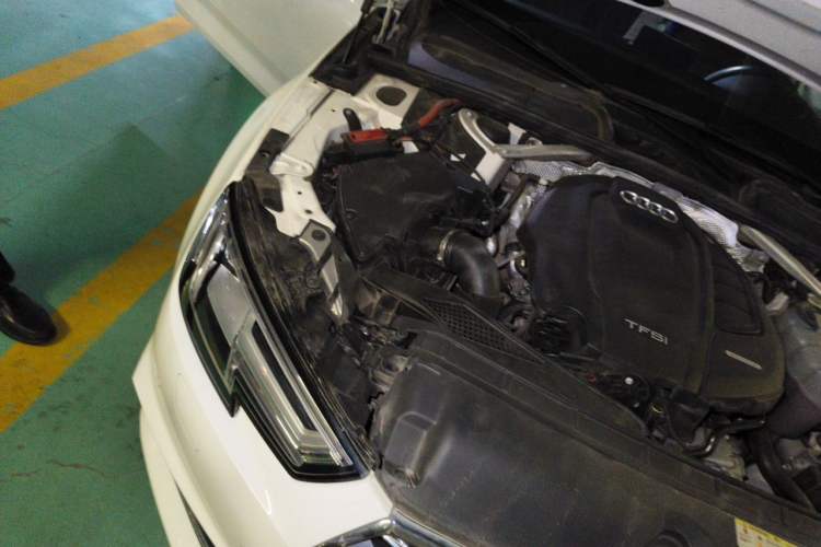 Used Audi A4L 2019 40 TFSI Ambition China VI Engine Bay Right