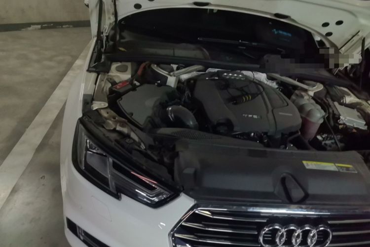 Used Audi A4L 2019 40 TFSI Ambition China VI Engine Bay Right