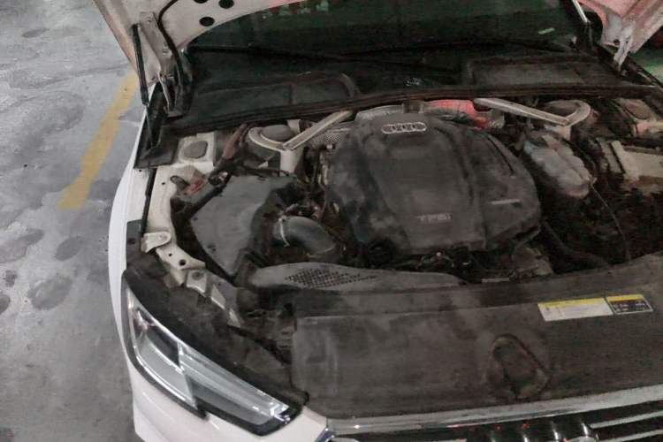 Used Audi A4L 2019 40 TFSI Ambition China VI Engine Bay Right