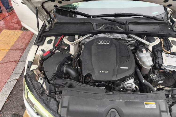 Used Audi A4L 2019 40 TFSI Ambition Version China V Engine Bay Right
