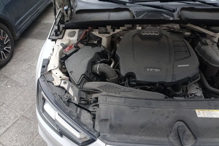 Used Audi A4L 2019 40 TFSI Fashion Edition China VI Emission Standard Engine Bay Right