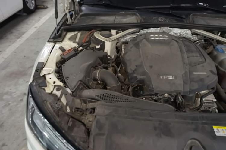 Used Audi A4L 2019 40 TFSI Fashion Version China V Engine Bay Right