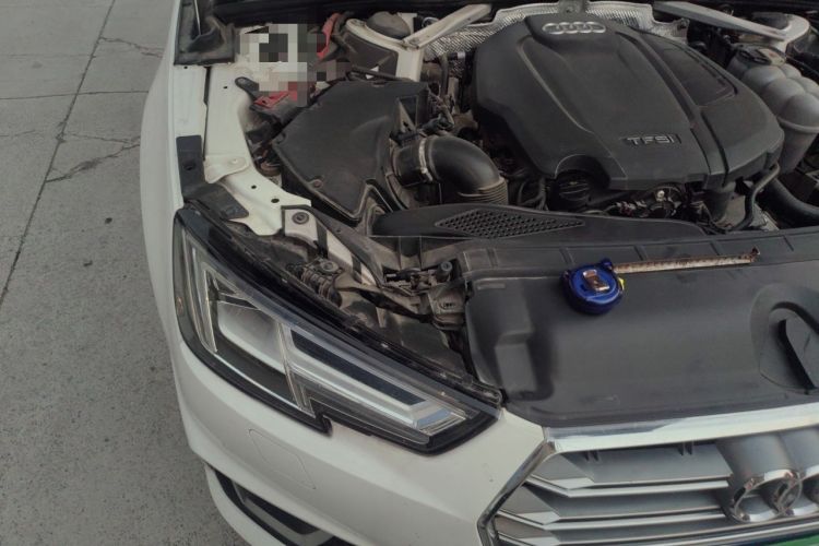 Used Audi A4L 2019 40 TFSI Ambition China VI Engine Bay Right