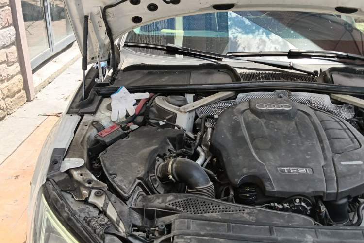 Used Audi A4L 2019 40 TFSI Ambition China VI Engine Bay Right