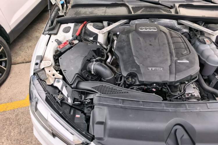 Used Audi A4L 2019 40 TFSI Ambition China VI Engine Bay Right
