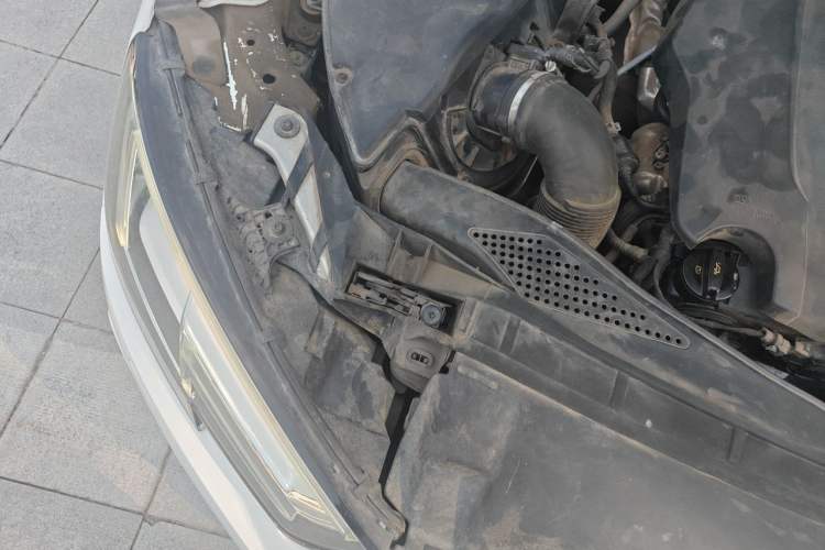 Used Audi A4L 2019 40 TFSI Fashion Version China V Engine Bay Right