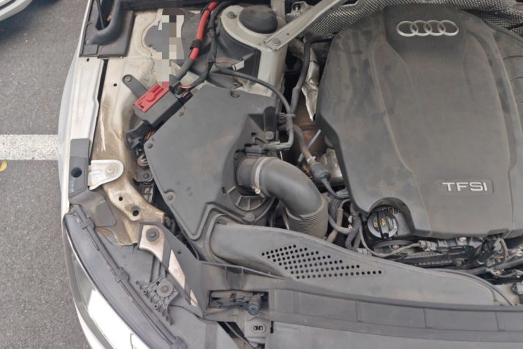 Used Audi A4L 2019 40 TFSI Ambition Version China V Engine Bay Right