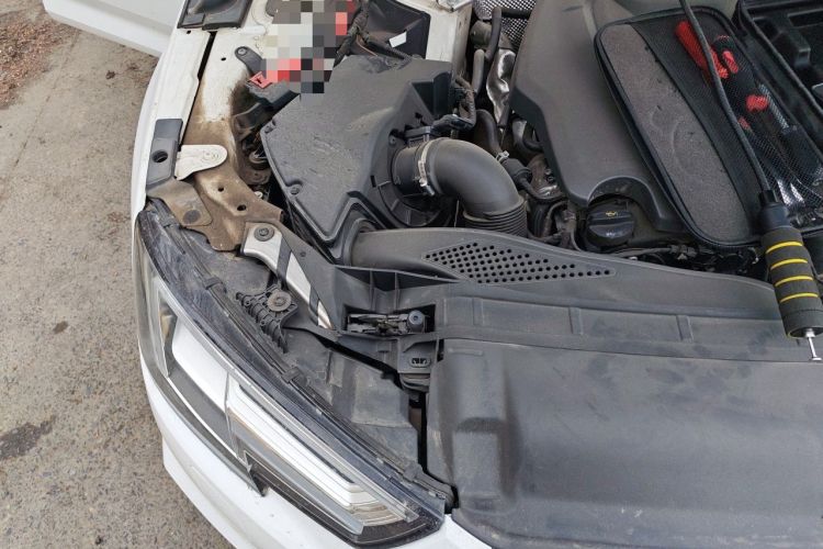 Used Audi A4L 2019 40 TFSI Ambition Version China V Engine Bay Right